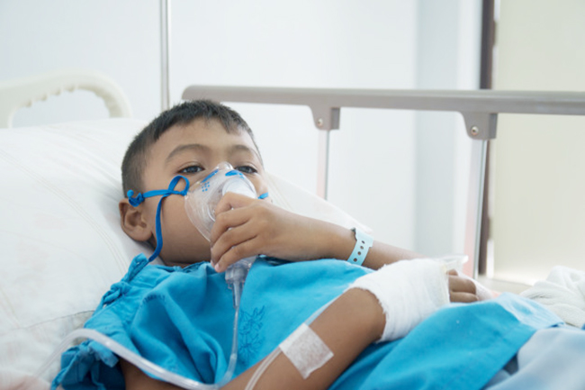 Trẻ cũng có thể bị lao phổi nếu triệu chứng ho kéo dài không khỏi